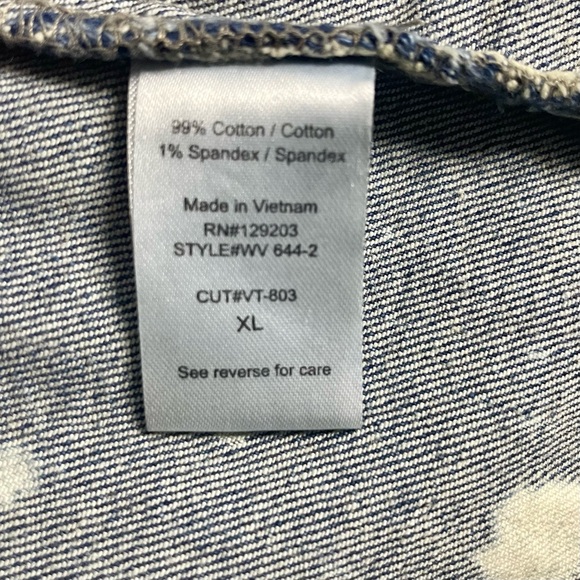 Tuck Studded Bleach-Splattered Lion Graphic Button Up Denim Jean Jacket - Picture 7 of 8